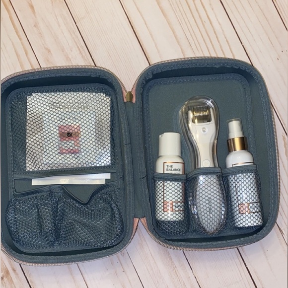 GloPRO Facial Microneedling Set - Picture 5 of 5